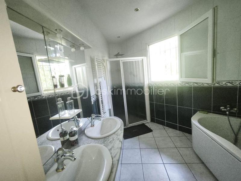 Maison - 141 m² - 6 pièces