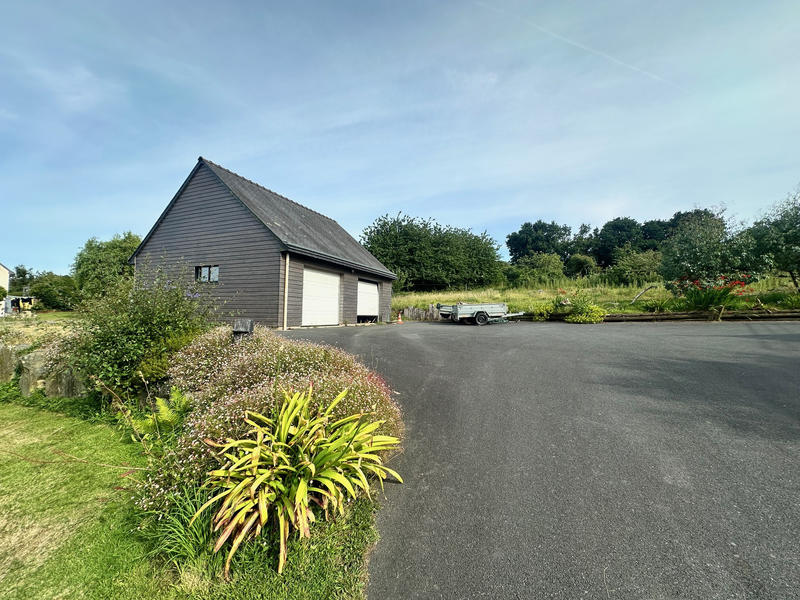 Maison - 205 m² - 6 pièces