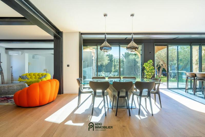 Villa - 280 m² - 7 pièces