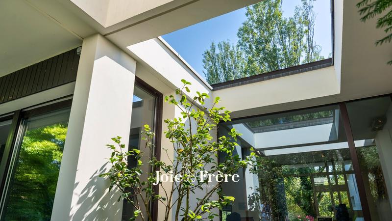 Maison ancienne - 366 m² - 7 pièces