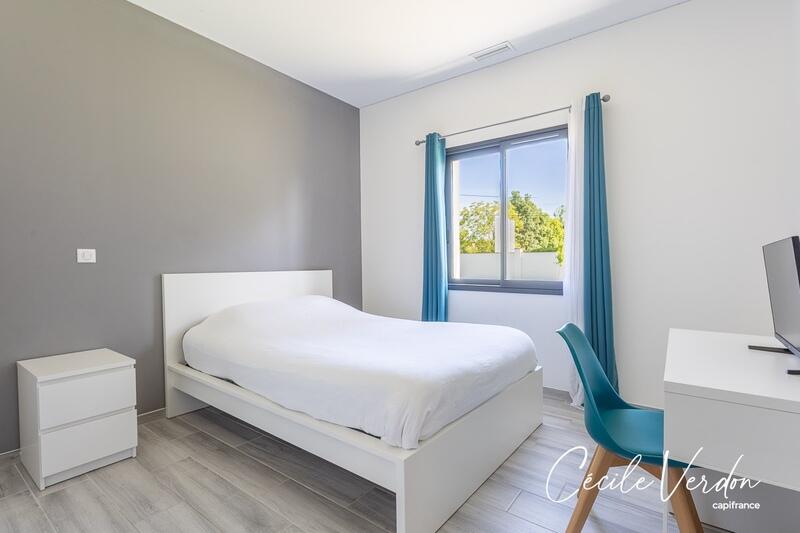 Maison - 281 m² - 9 pièces