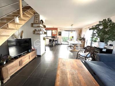 Maison - 108 m² - 5 pièces