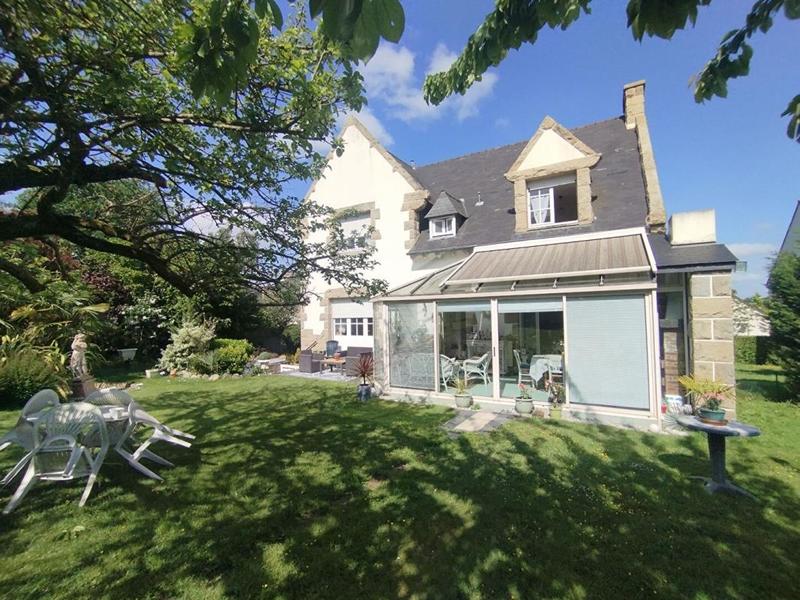 Maison - 198 m² - 8 pièces