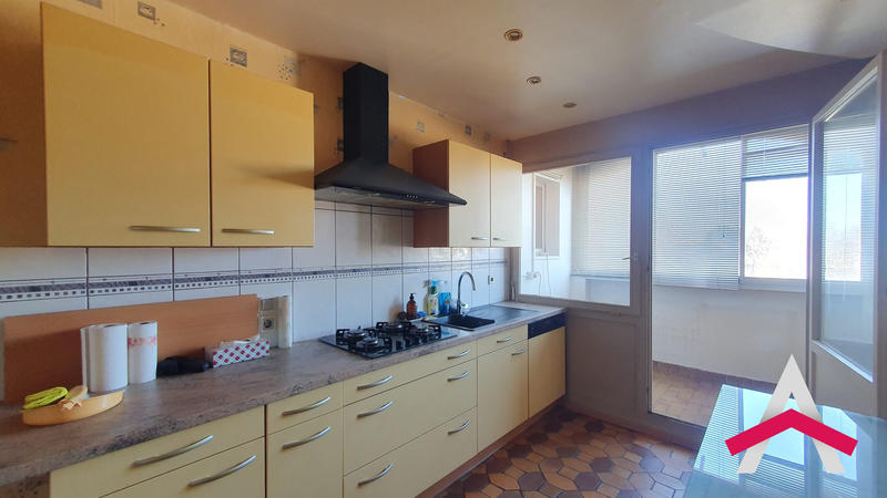 Appartement - 98 m² - 5 pièces