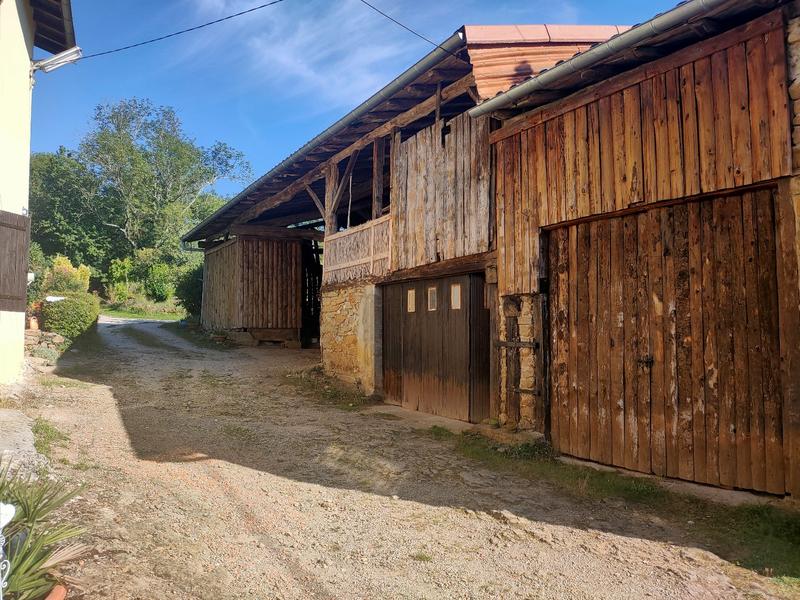 Propriété - 302 m² - 12 pièces