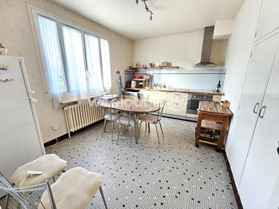 Maison - 143 m² - 8 pièces