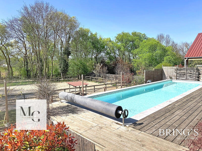 Maison contemporaine - 218 m² - 7 pièces