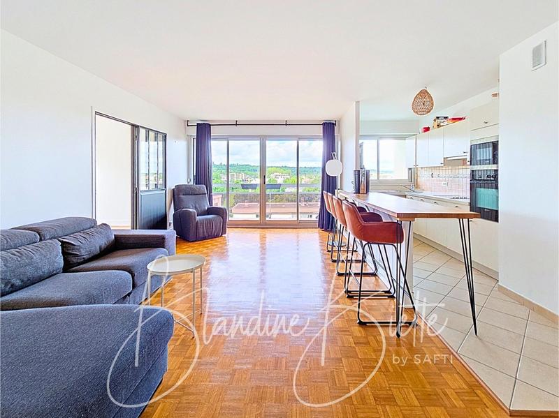 Appartement - 89 m² - 5 pièces