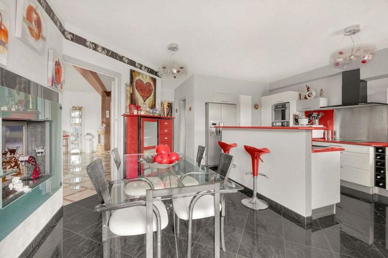 Maison - 190 m² - 5 pièces