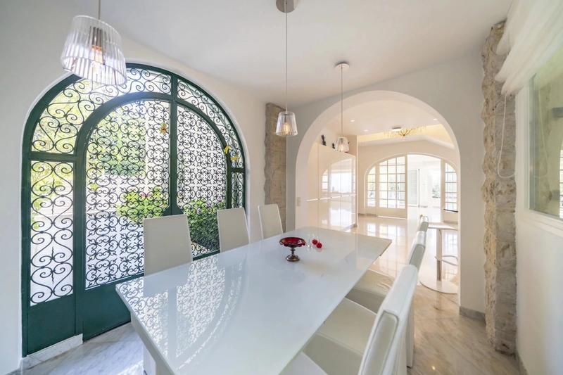 Villa - 400 m² - 7 pièces