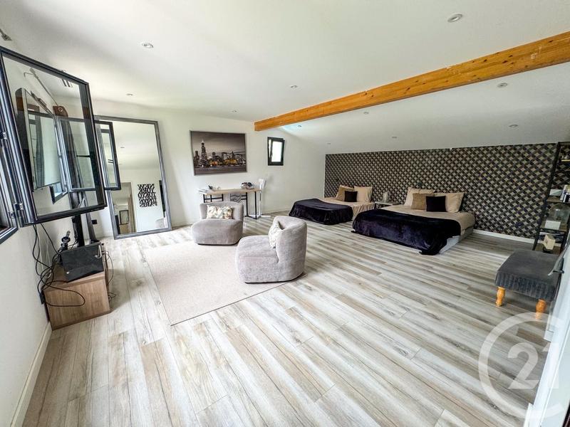 Maison - 304 m² - 7 pièces