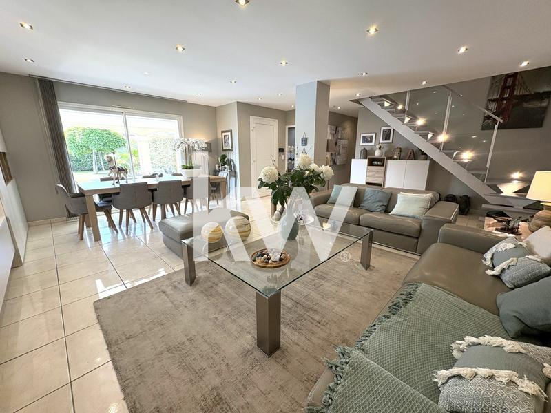 Maison - 165 m² - 6 pièces