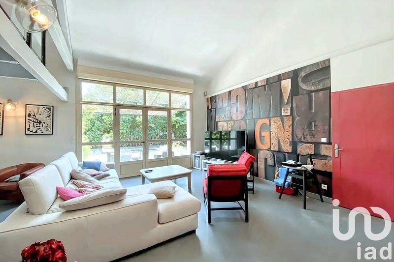 Maison - 328 m² - 11 pièces