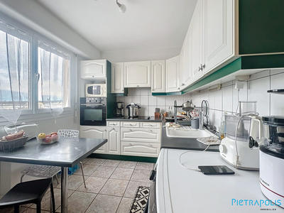 Appartement - 77 m² - 3 pièces