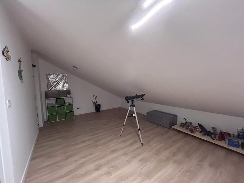 Maison - 247 m² - 7 pièces