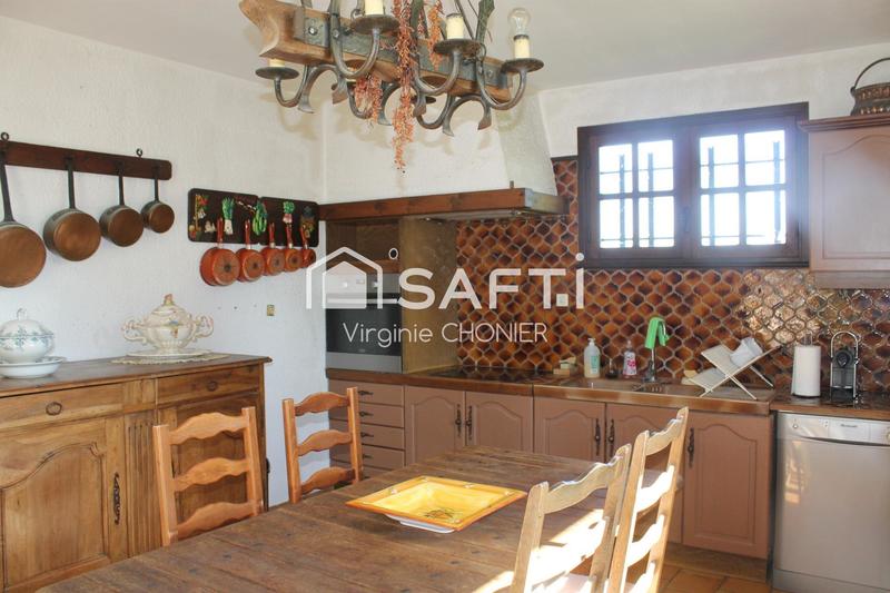 Maison - 204 m² - 6 pièces