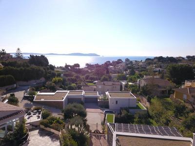 Maison - 301 m² - 9 pièces