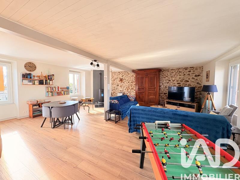 Maison - 300 m² - 11 pièces