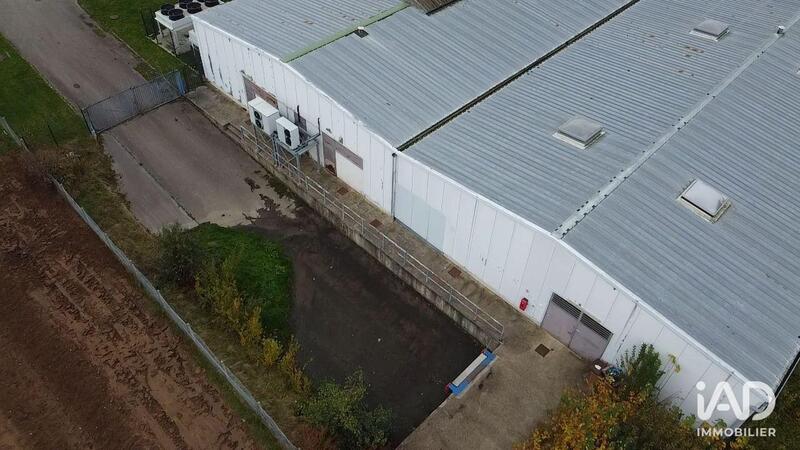 Local commercial - 1 610 m²