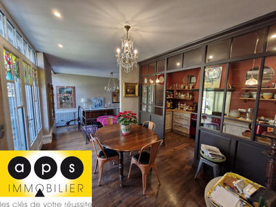 Maison - 200 m² - 8 pièces