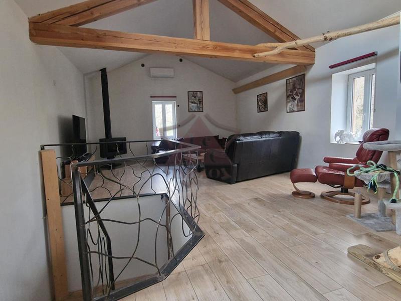Maison - 265 m² - 10 pièces