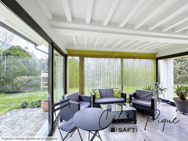 Maison - 225 m² - 9 pièces