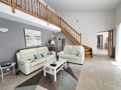 Maison traditionnelle - 142 m² - 5 pièces