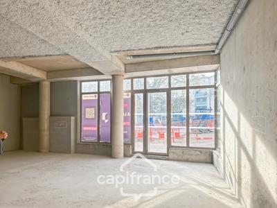 Local commercial - 74 m² - 1 pièce