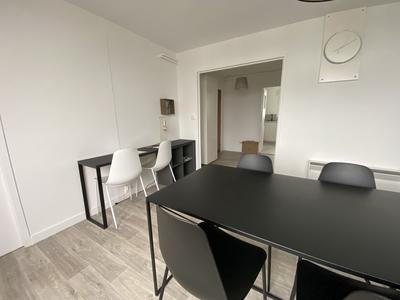 Appartement - 84 m² - 5 pièces