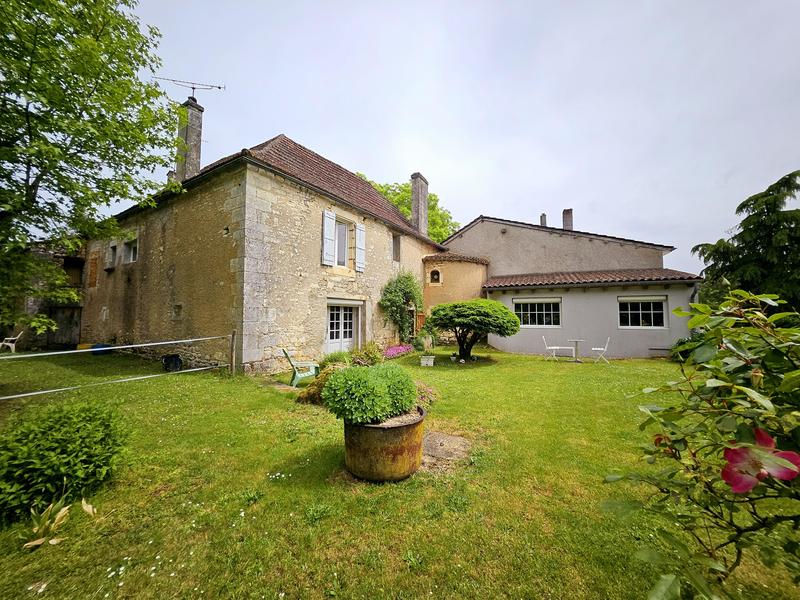 Maison de maîtres - 230 m² - 9 pièces