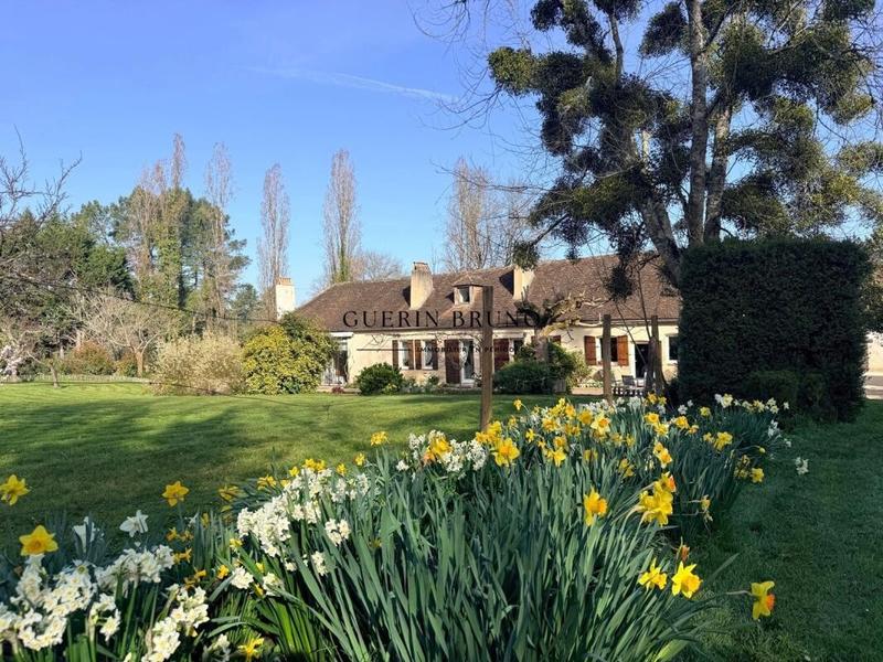 Propriété - 364 m² - 10 pièces