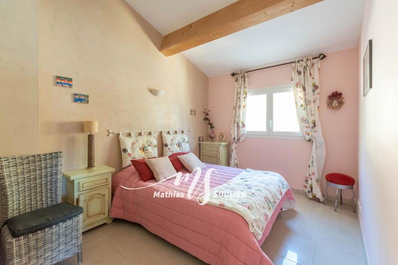Villa - 260 m² - 9 pièces