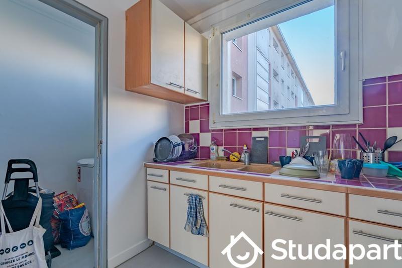 Chambre - 65 m² - 1 pièce