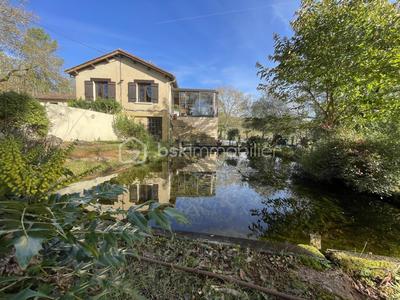 Propriété - 151 m² - 6 pièces