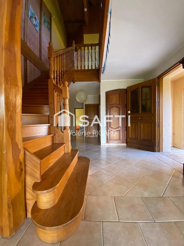 Maison - 194 m² - 5 pièces