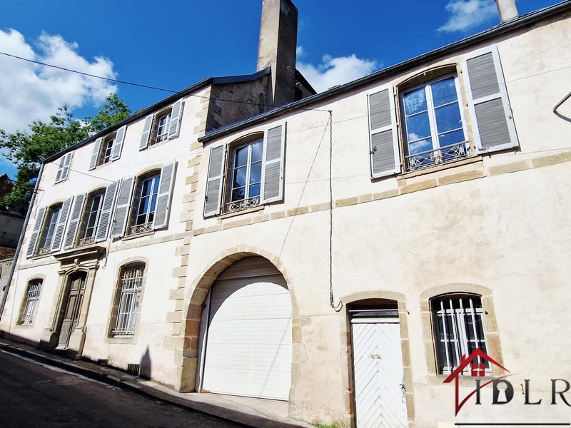 Maison - 402 m² - 14 pièces