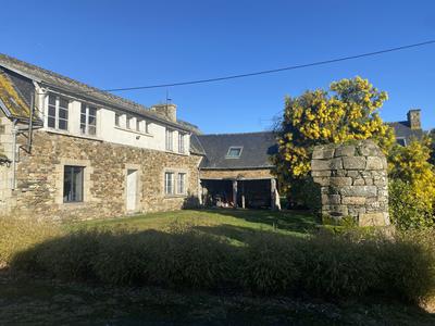 Maison - 441 m² - 10 pièces