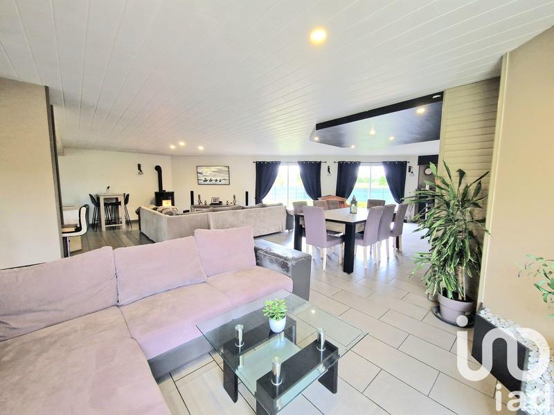 Maison - 351 m² - 12 pièces