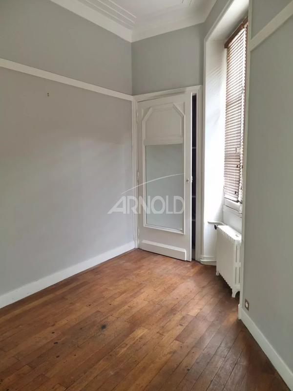 Bureau - 140 m² - 6 pièces