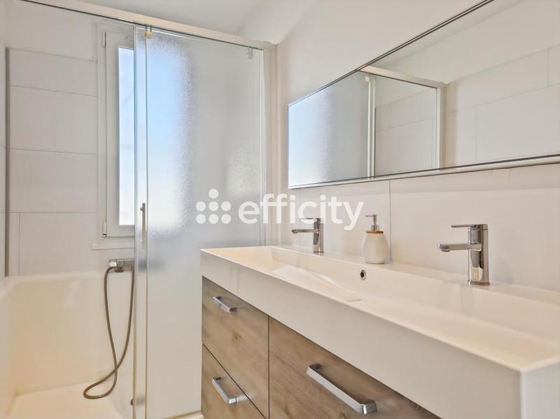 Pavillon - 157 m² - 8 pièces