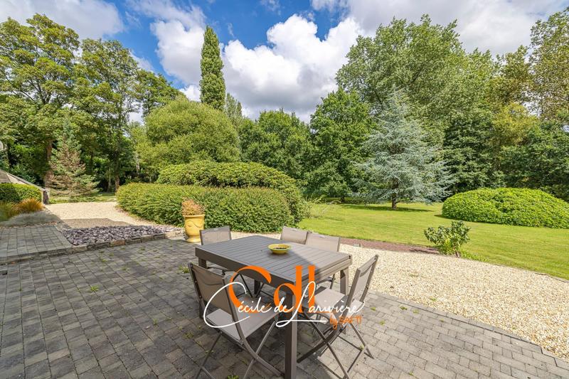 Maison - 223 m² - 8 pièces