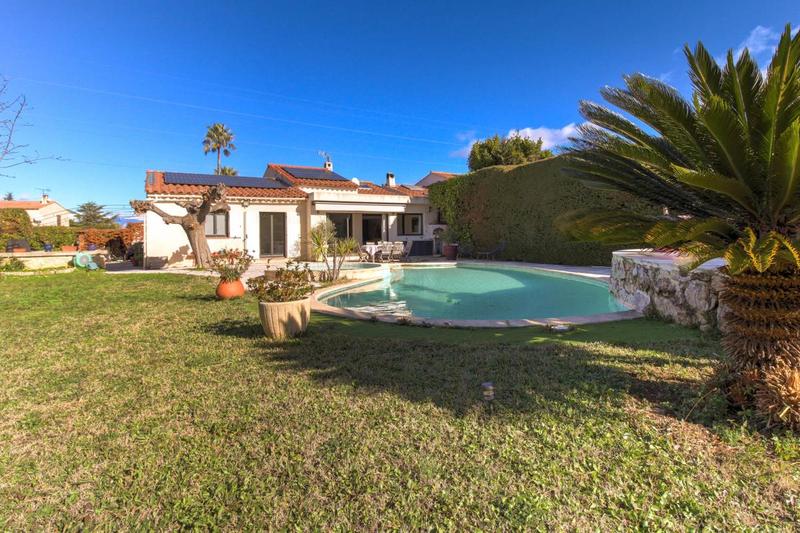 Propriété - 158 m² - 6 pièces