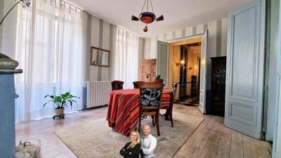 Maison - 332 m² - 10 pièces