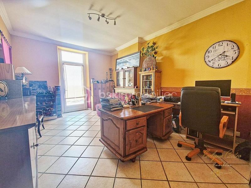 Maison - 323 m² - 8 pièces