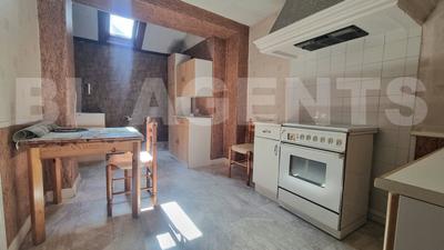 Maison - 94 m² - 5 pièces