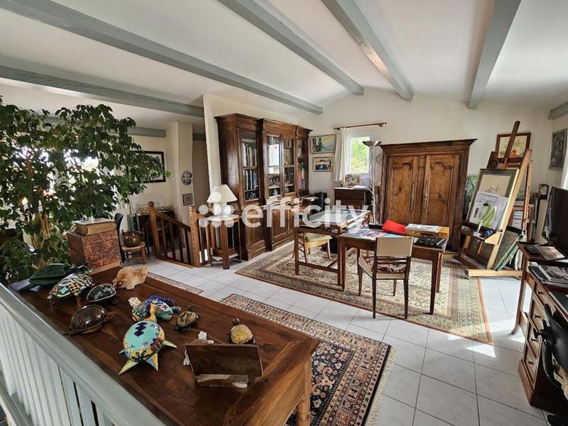 Maison - 196 m² - 7 pièces