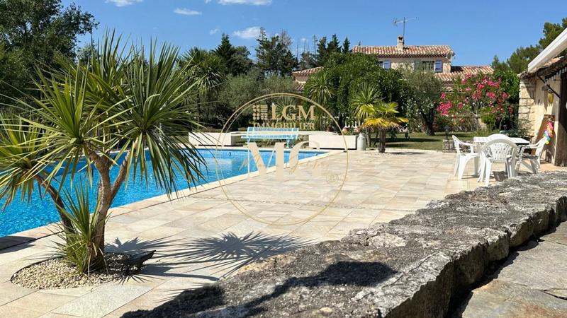 Maison - 219 m² - 4 pièces