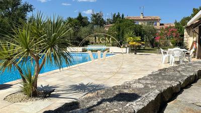 Maison - 219 m² - 4 pièces