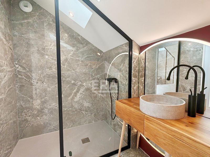 Appartement - 140 m² - 5 pièces