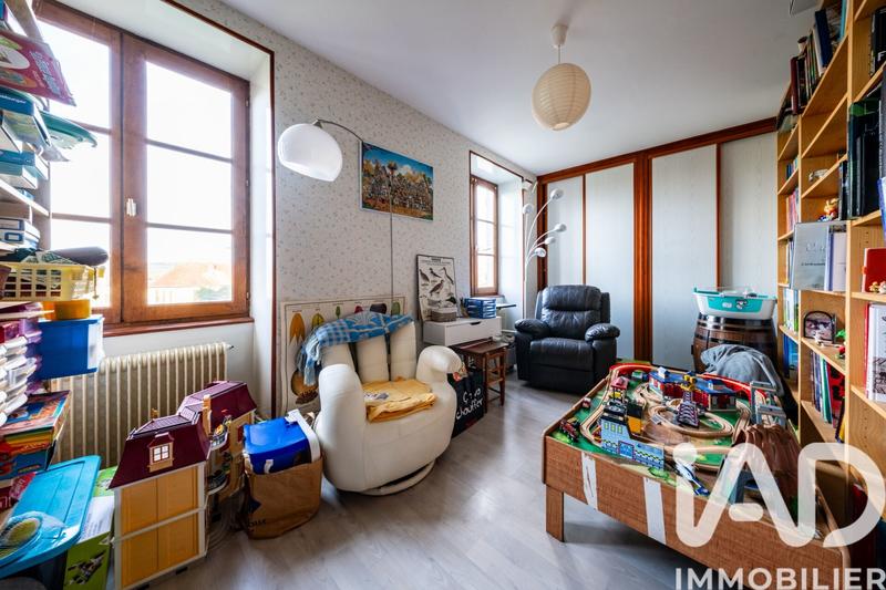 Maison - 265 m² - 9 pièces